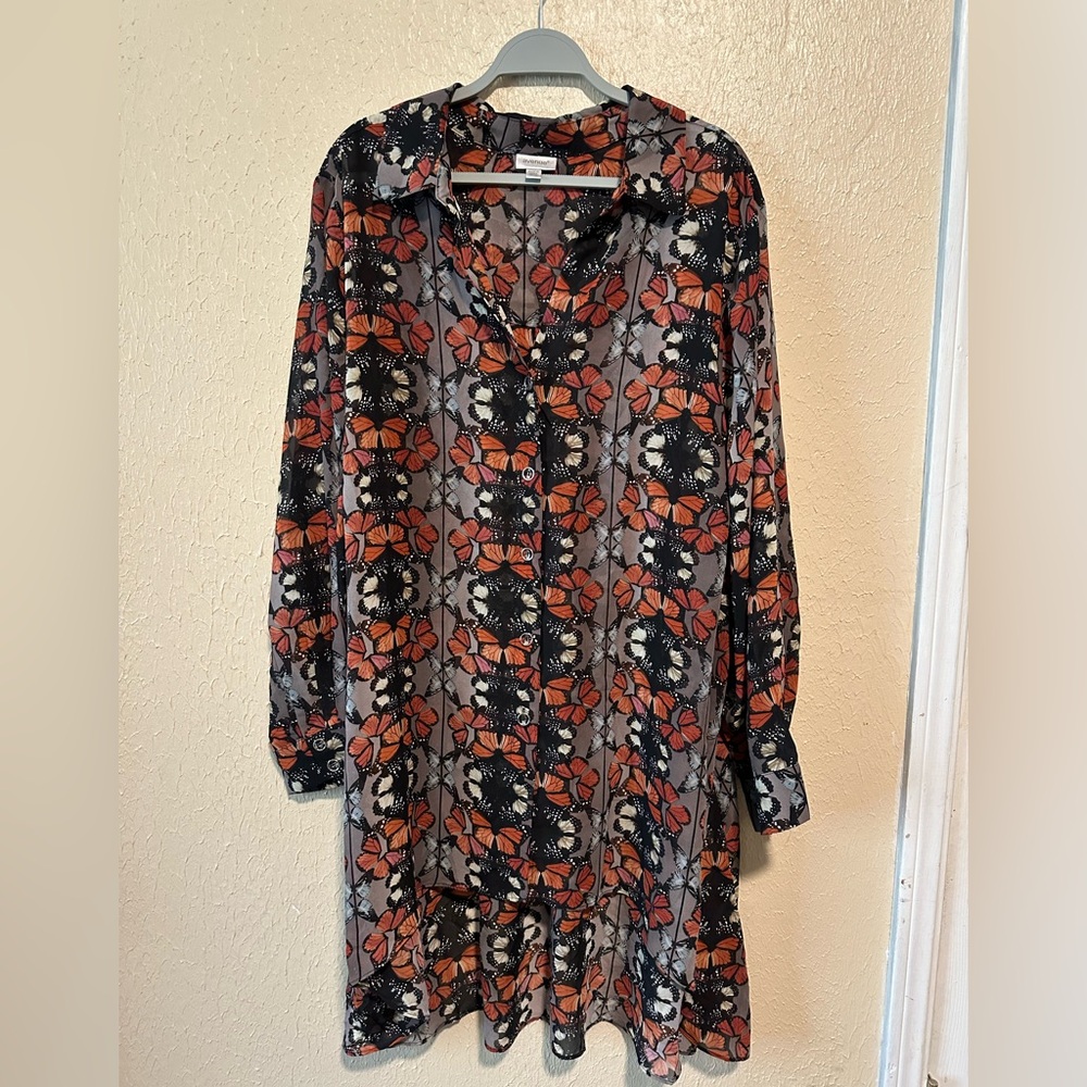 Avenue Tunic Top Button Front Sheer High Low‎ Butterfly Print Size 30/32